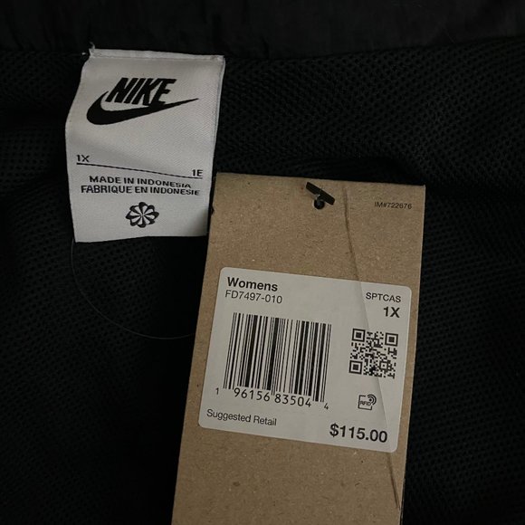 Nike Sportswear Essential Woven Jacket 1X - Picture 13 of 15
